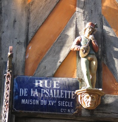 figurine rue de la psalette