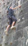 Rozenn au mur d'escalade du barrage
